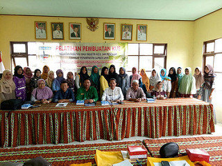 Pelatihan Membuat Kue di Kecamatan Aluh-Aluh