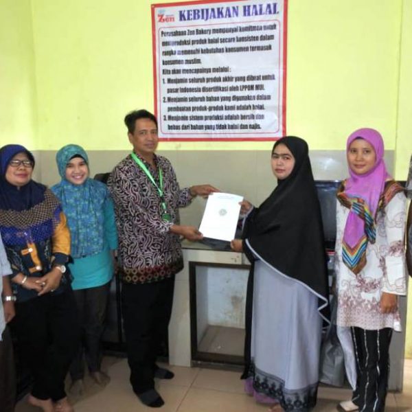 PEMBERIAN SERTIFIKAT HALAL KEPADA IKM PANGAN DI KABUPATEN BANJAR