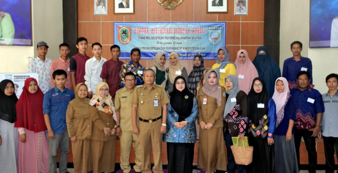 Datangkan Pelatih dari Jogja, Disperindag Banjar Ajari Petani Kembang