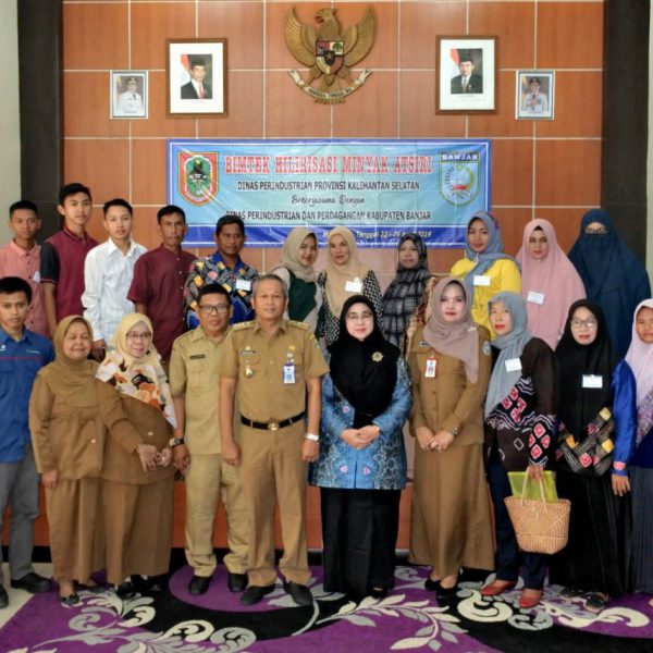 Datangkan Pelatih dari Jogja, Disperindag Banjar Ajari Petani Kembang