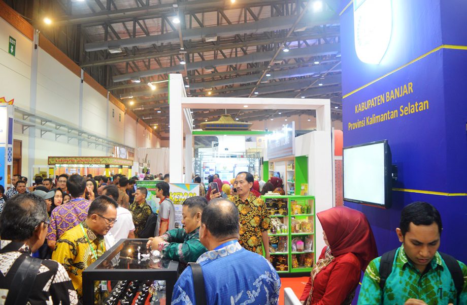 BOOTH PRODUK UNGGULAN BAGI PERAJIN IKM DI APKASI OTONOMI EXPO
