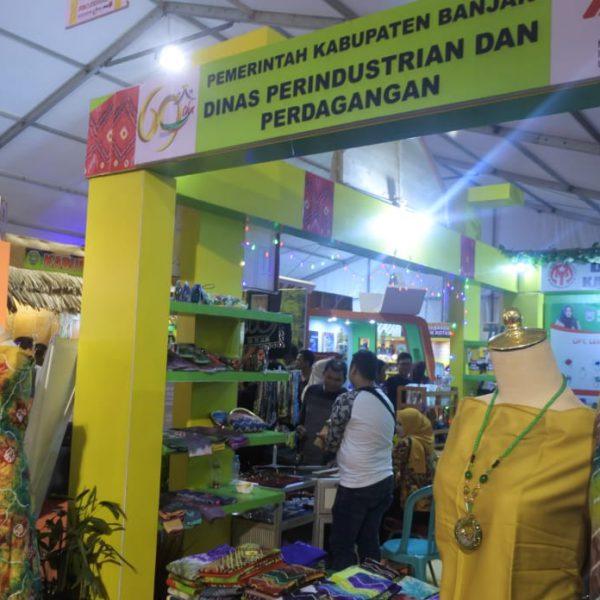 STAND DISPERINDAG TURUT SERTA DI KALSEL EXPO 2019