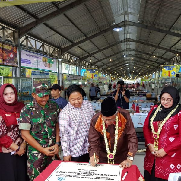 PASAR KULINER TAHAP II DI BATUAH DIRESMIKAN BUPATI BANJAR