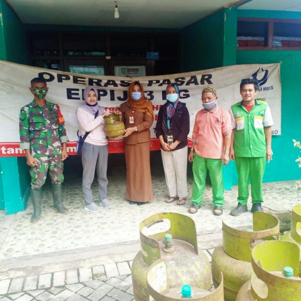 Disperindag Kab Banjar Bersama Pertamina Gelar Operasi Pasar Gas LPG 3 KG