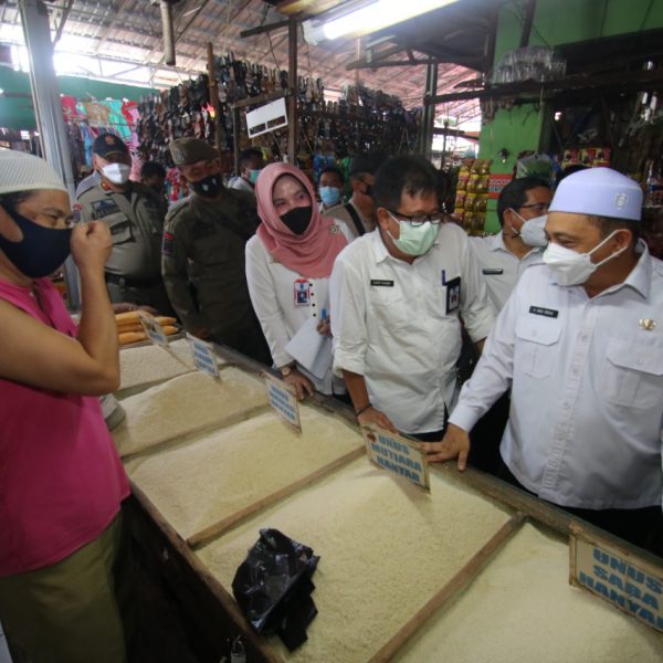 Wakil Bupati Banjar Said Idrus Inspeksi Mendadak Harga Sembako Di Pasar Martapura
