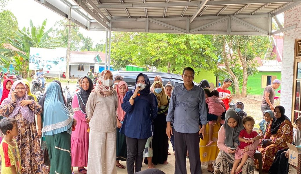 Pelaksanaan Kegiatan Operasi Pasar Minyak Goreng di Desa Sungai Landas, Kecamatan Karang Intan