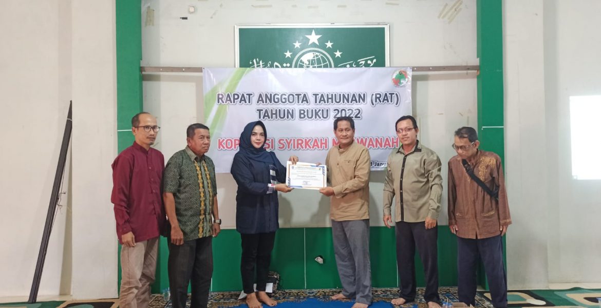 Dua Koperasi Terima Piagam Penghargaan dari DKUMPP Banjar