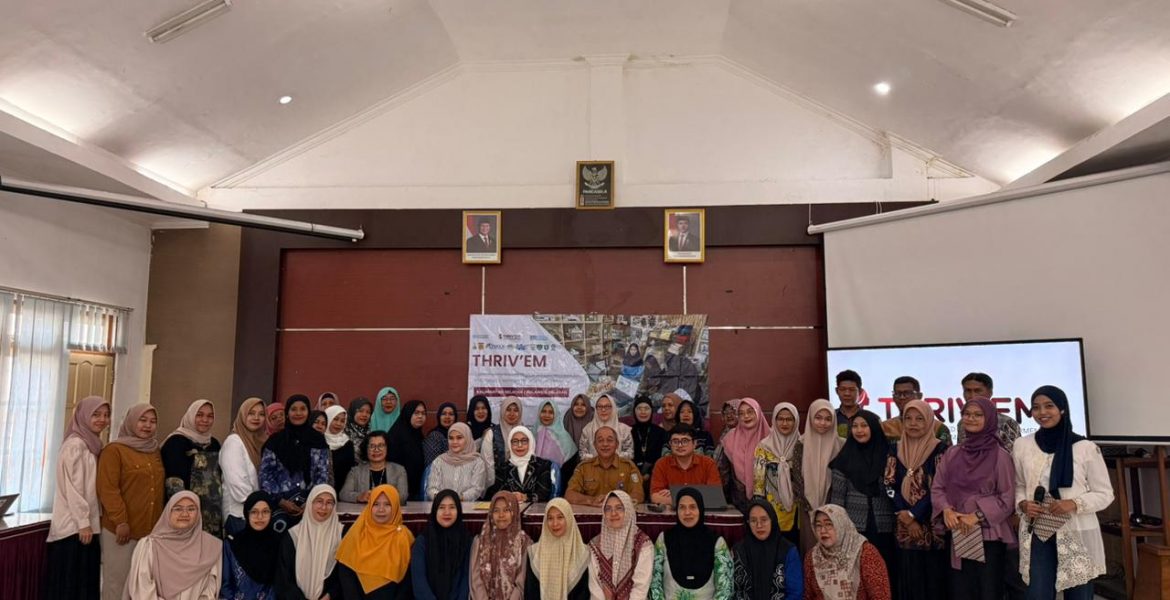 Pelatihan Pemberdayaan Digital Berbasis Komunitas untuk Pengusaha Mikro Perempuan Indonesia di Kabupaten Banjar