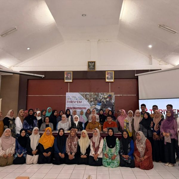 Pelatihan Pemberdayaan Digital Berbasis Komunitas untuk Pengusaha Mikro Perempuan Indonesia di Kabupaten Banjar
