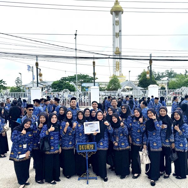 Dinas Koperasi, Usaha Mikro, Perindustrian dan Perdagangan (DKUMPP) Kabupaten Banjar meraih Juara II sebagai Kontributor Berita InfoPublik Tahun 2025